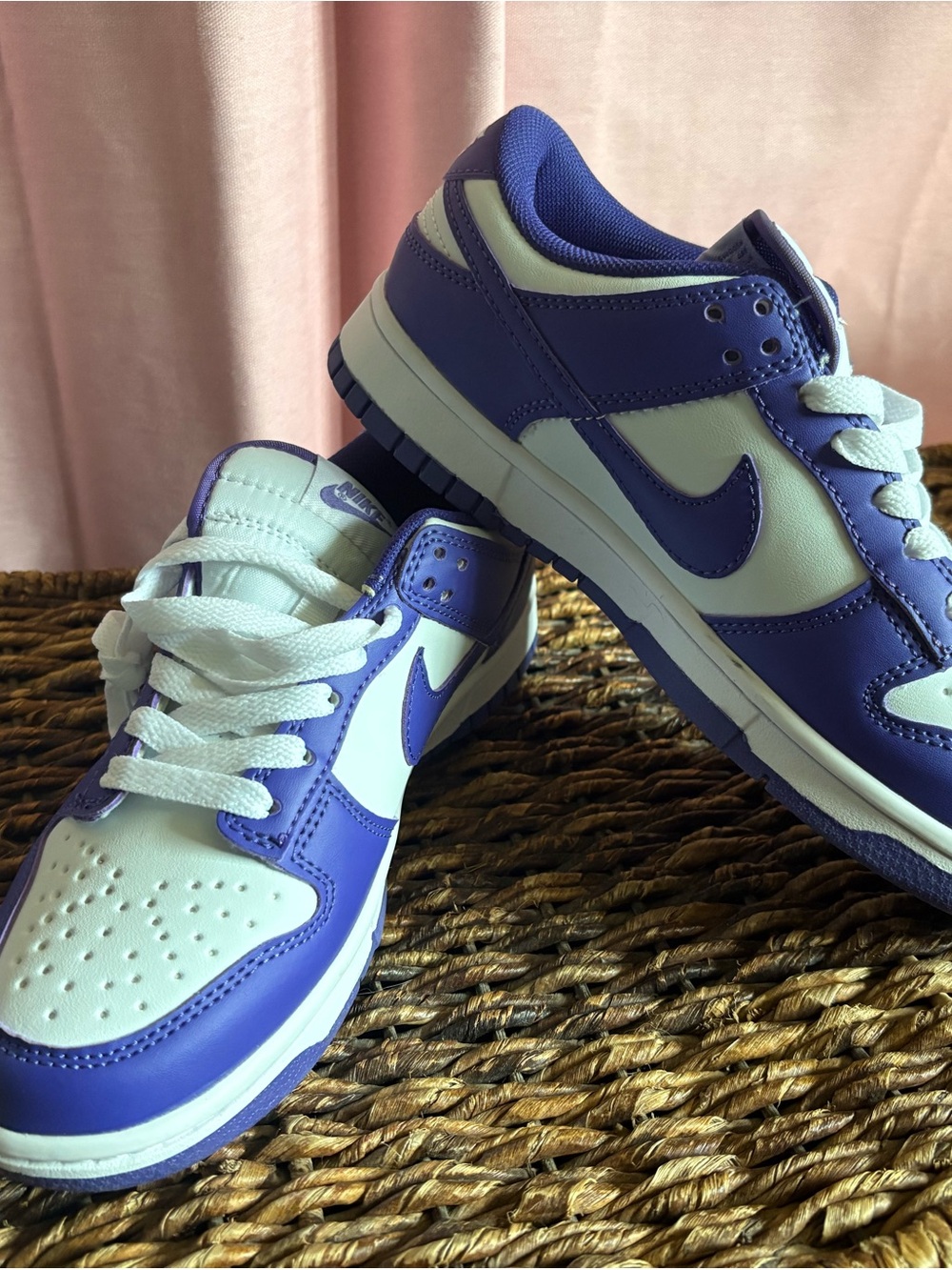 Nike Kids Low-Top Sneakers in Purple and White